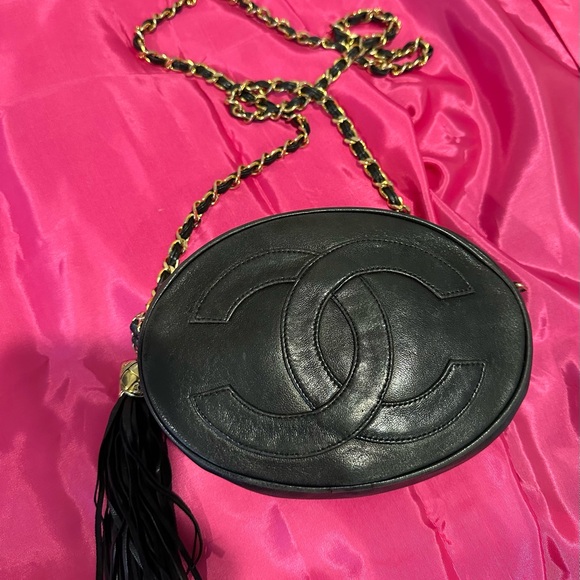 CHANEL Vintage Crossbody Lamb Leather, Tassel, Oval, Corpcore 80’s Y2K - Picture 14 of 14